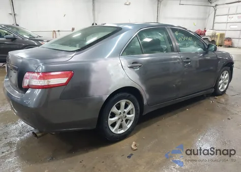 2010 Toyota Camry Le z USA, uszkodzony, nr VIN 4T1BF3EK5AU065404